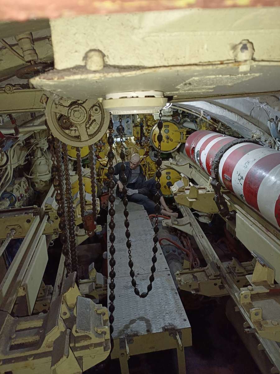 We wnętrzu okrętu podwodnego puzzle online