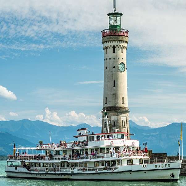 Statek wycieczkowy na jeziorze Bodeńskim w Lindau puzzle online