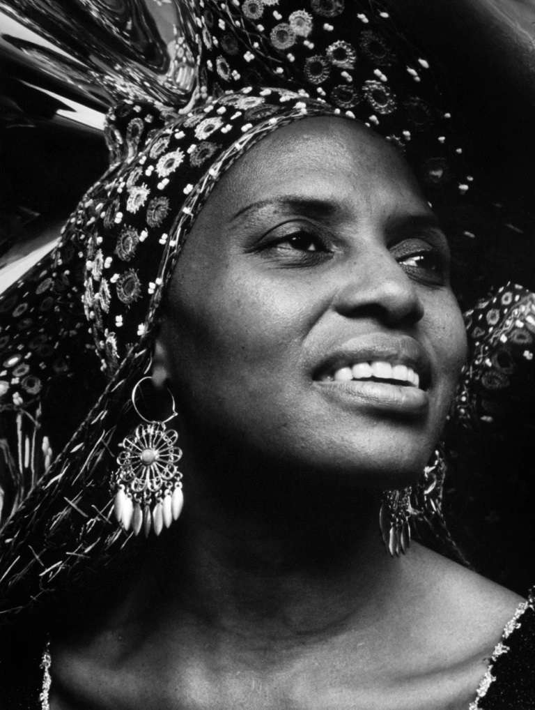 Miriam Makeba puzzle online