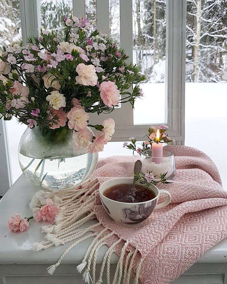 róże i filiżanka herbaty puzzle online