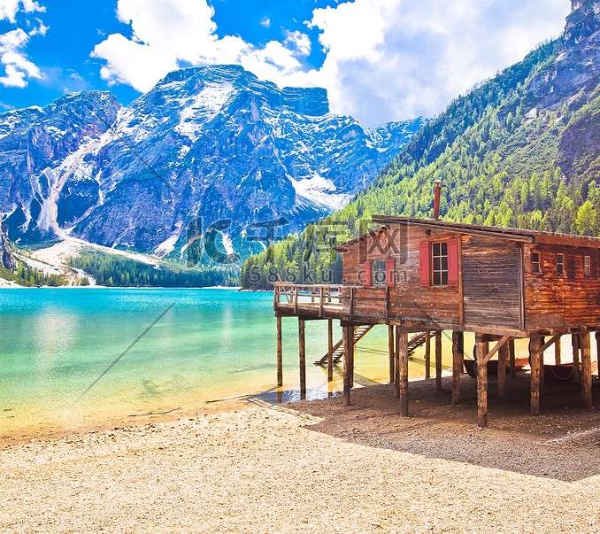 Dolomity. Piękne jeziora Braies puzzle online