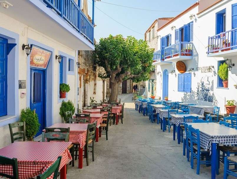 Uliczka na greckiej wyspie puzzle online
