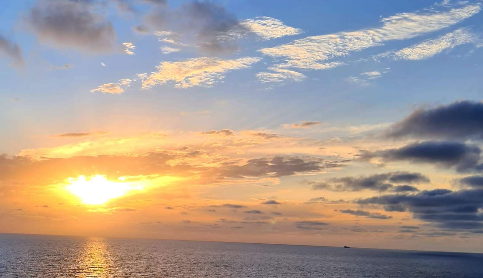 Morze Śródziemne - zachód słońca puzzle online