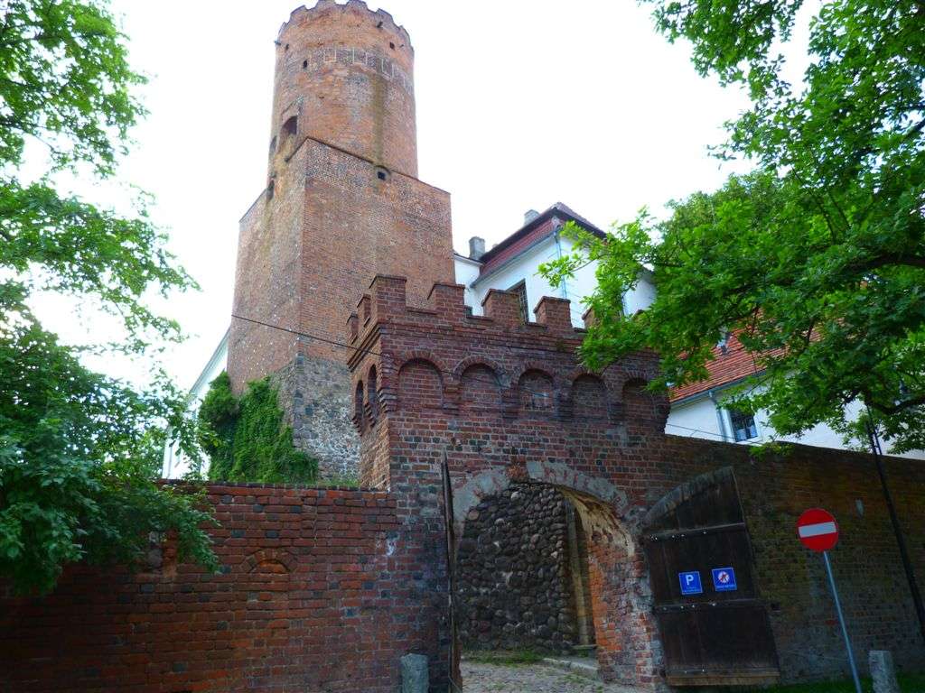 Wieża zamku w Łagowie puzzle online