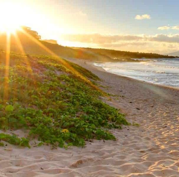 Wyspa Maui o zachodzie słońca puzzle online