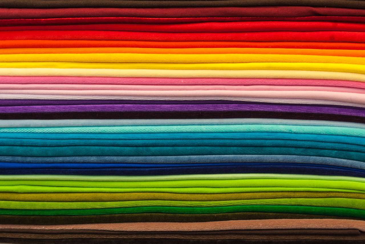 Kolorowe tkaniny puzzle online
