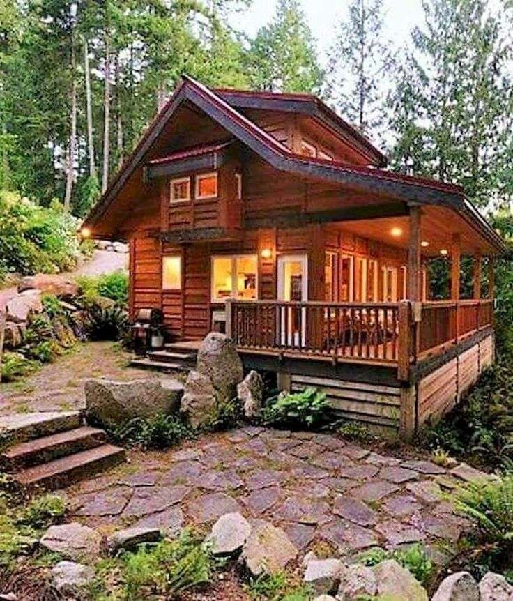 Drewniany dom w lesie puzzle online