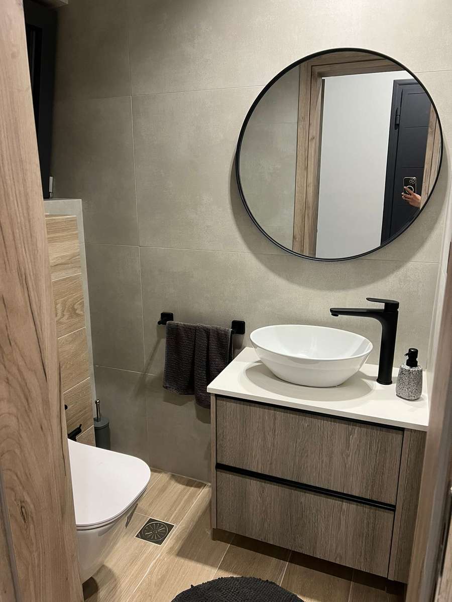 łazienka z lustrem i umywalka puzzle online