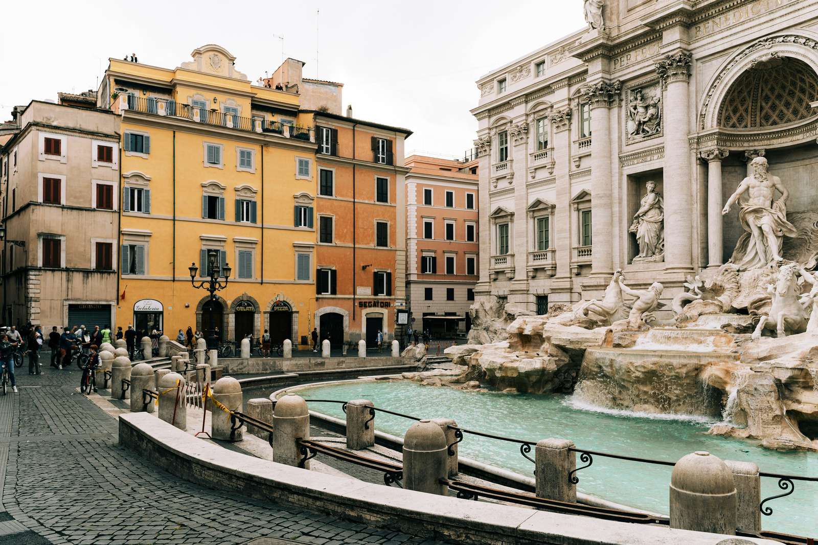 Piazza di Trevi, Rzym, Włochy puzzle online