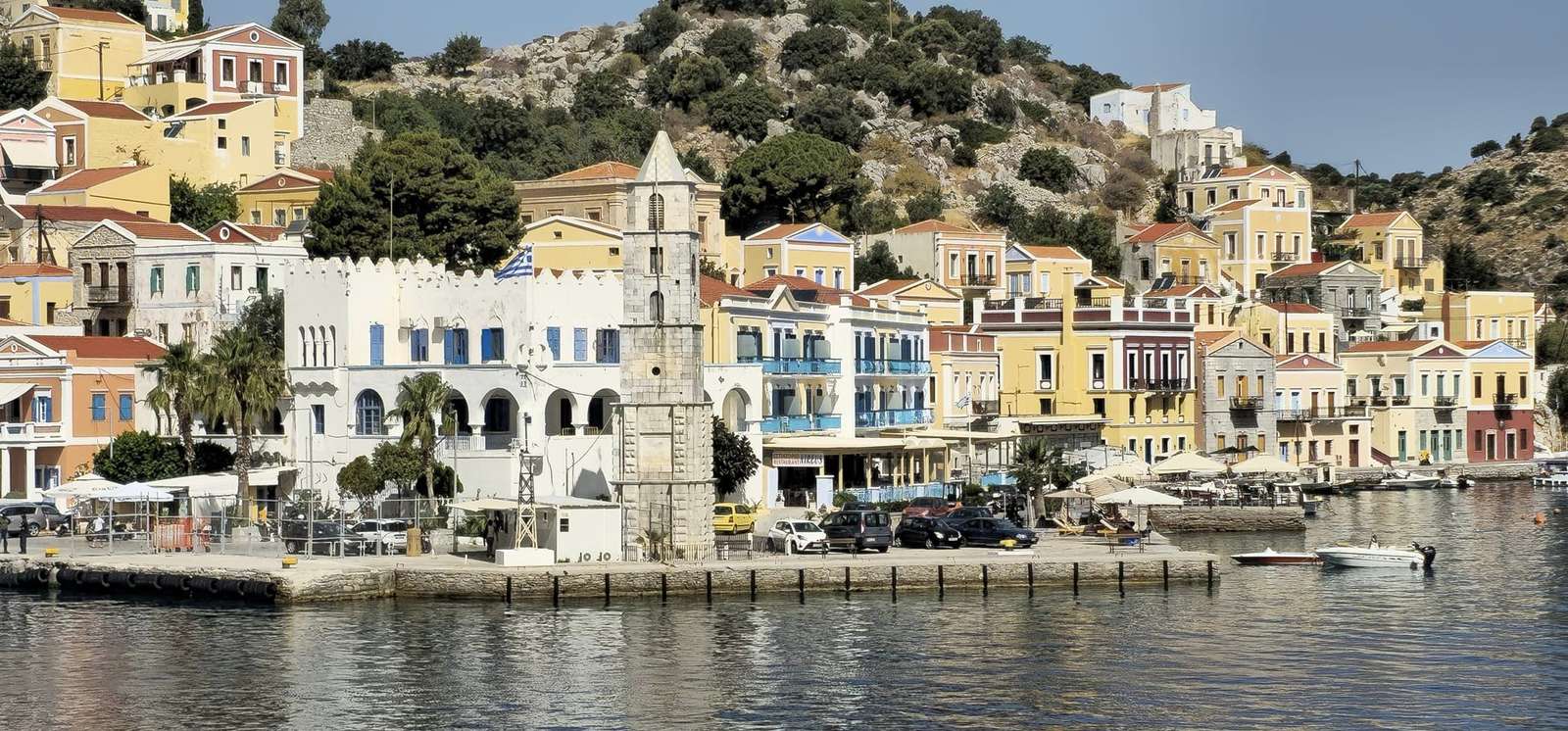 Kurort u wybrzeża Grecji puzzle online