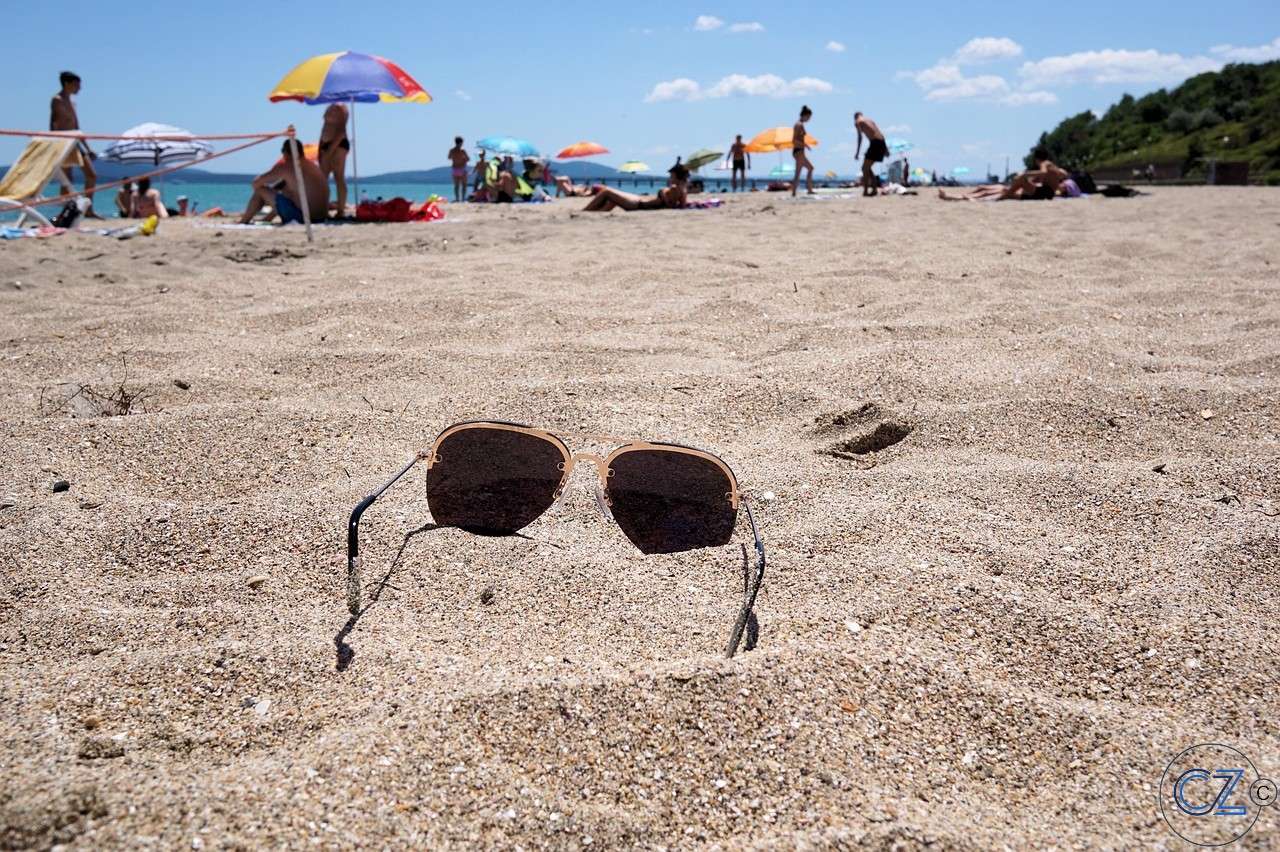 Okulary przeciwsłoneczne, piasek, plaża puzzle online