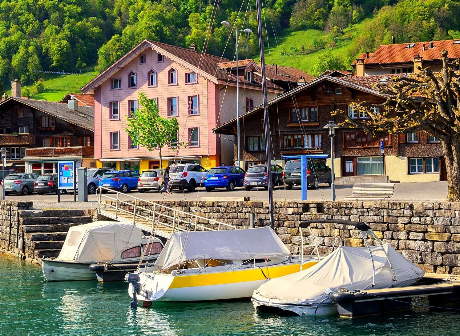 Domy w Interlaken – gmina w Szwajcarii puzzle online