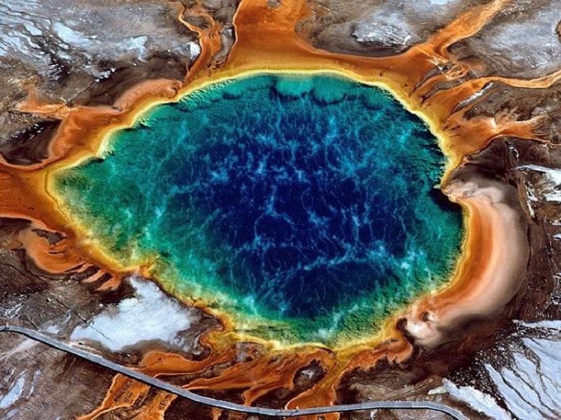 Duża Fontanna Pryzmatyczna -Yellowstone - USA puzzle online