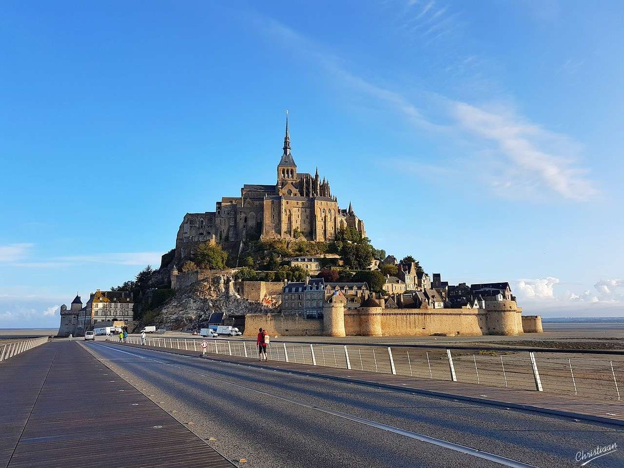 Mont Saint Michel, zamek, wieś puzzle online