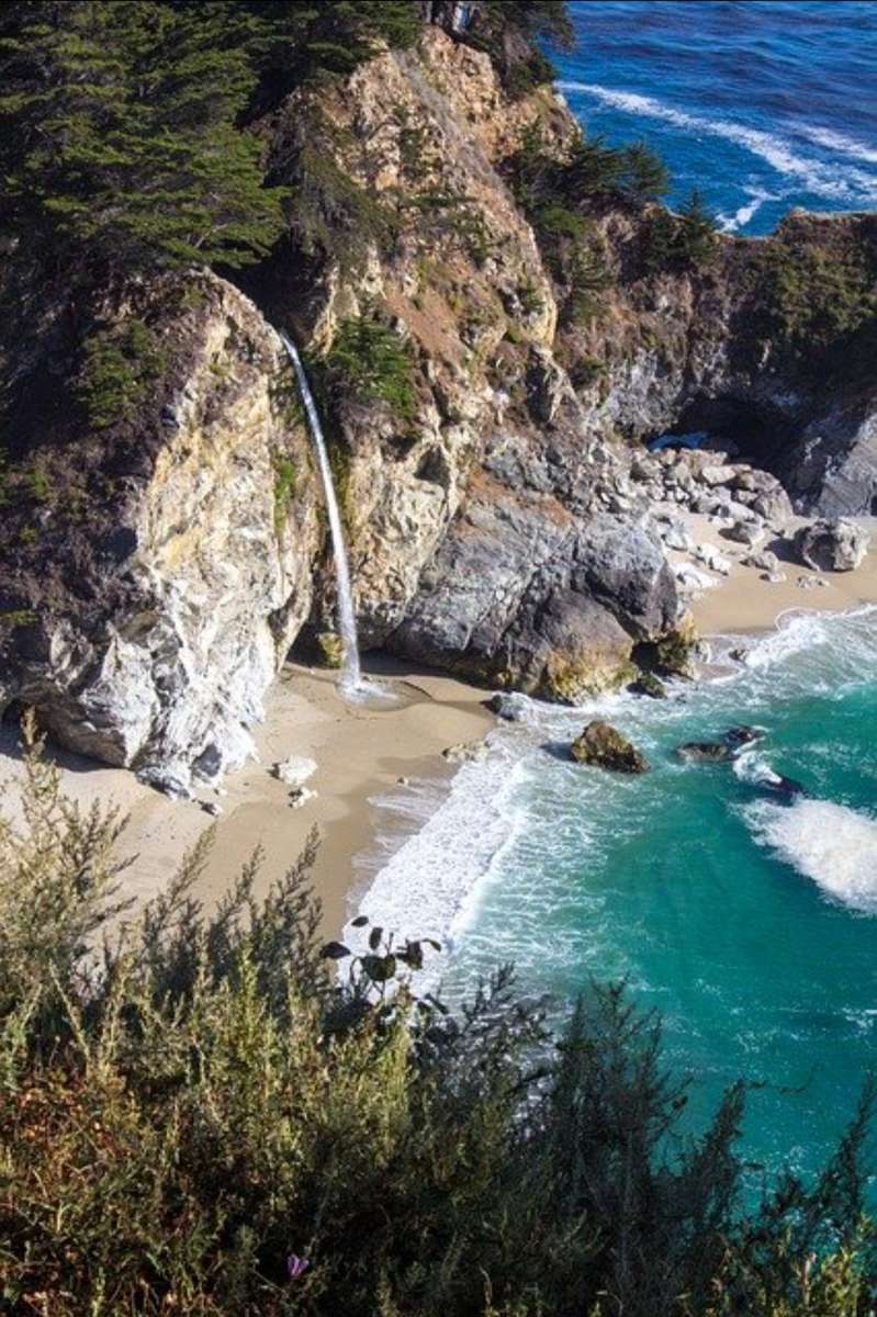 McWay Falls, Kalifornia, USA puzzle online