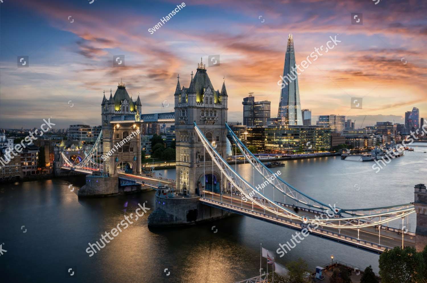 London Bridge podczas zmierzchu Wielka Brytania puzzle online