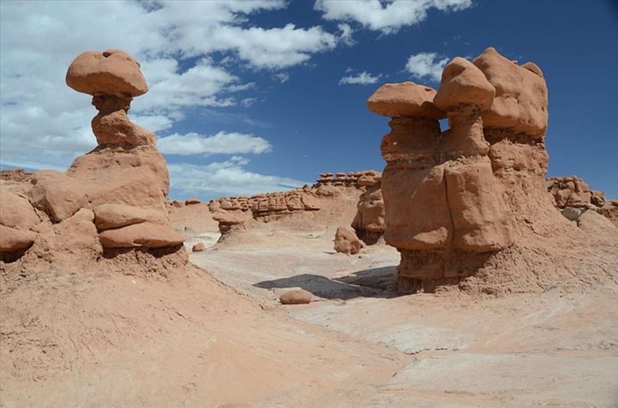 Goblin Valley State Park, Arizonia USA puzzle online